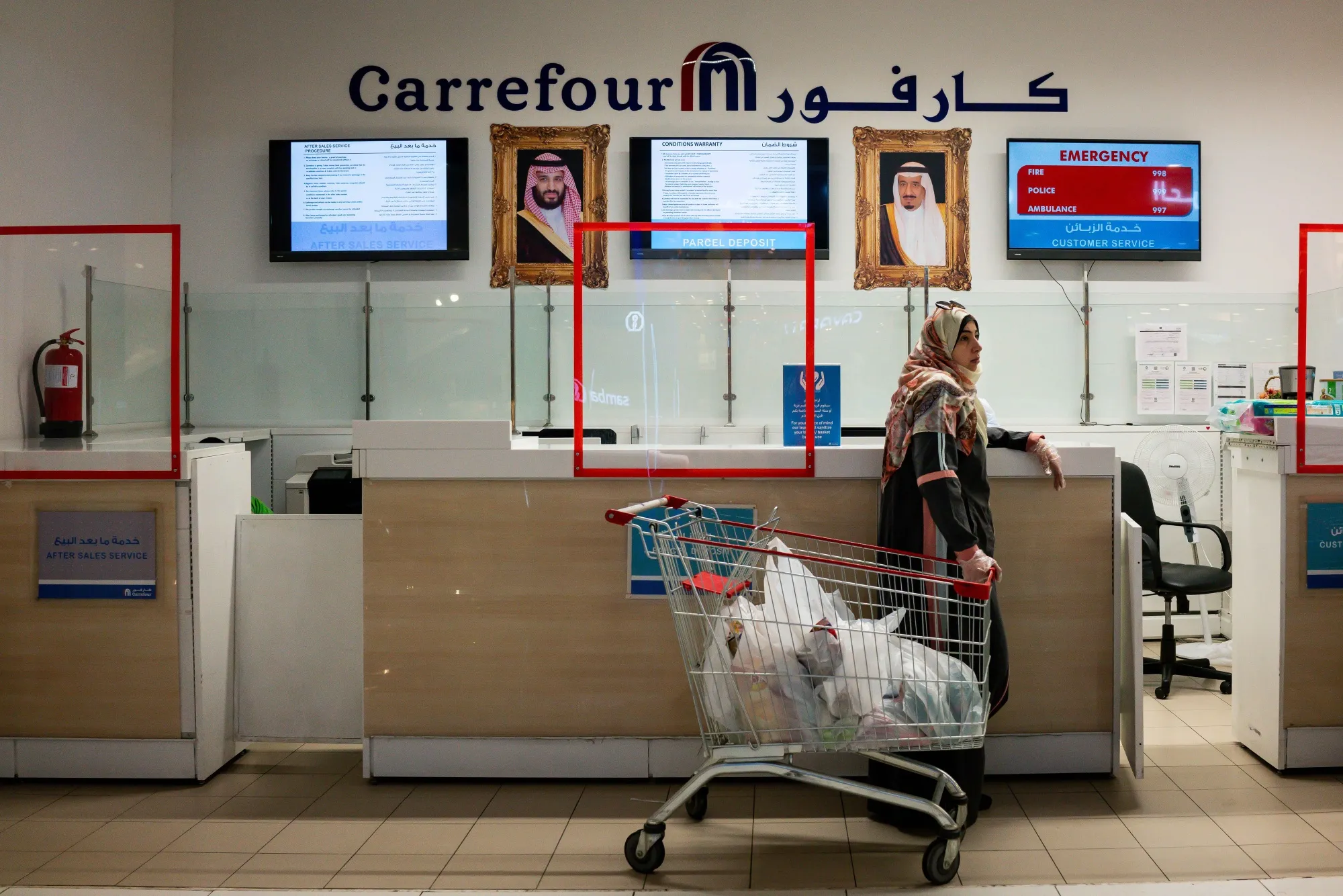 A customer at a Carrefour supermarket&nbsp;in Riyadh, Saudi Arabia, on May 19.