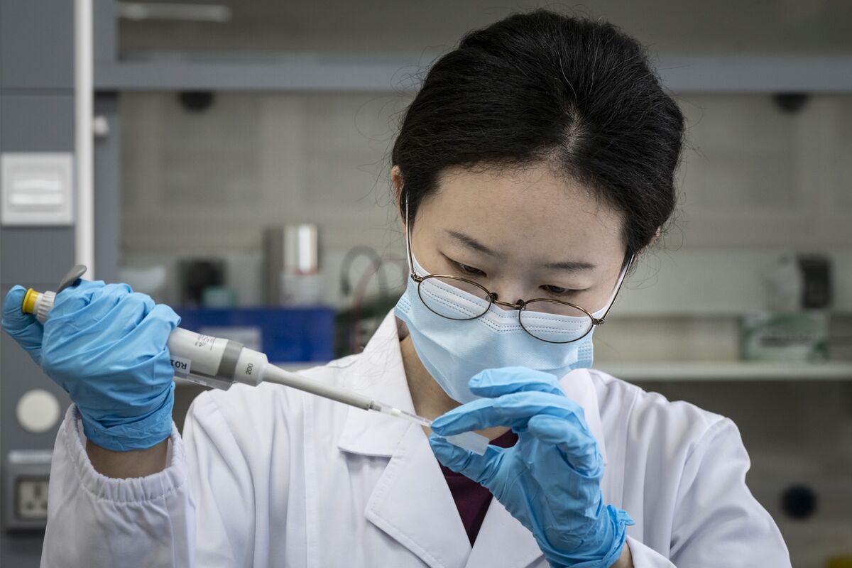 bloomberg.com - Juliana Liu - Keep Medicine Out of the US-China Tech War