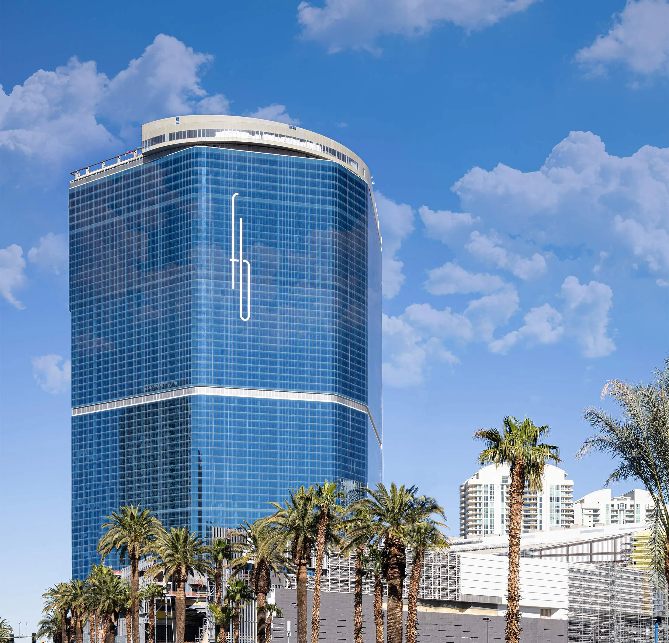 Fontainebleau Las Vegas Gets $2.2 Billion to Finish Construction - Bloomberg