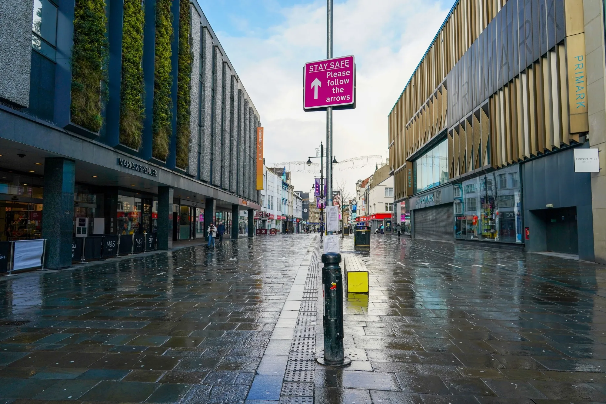 U.K. Businesses Enter New Lockdown With Dwindling Cashflows