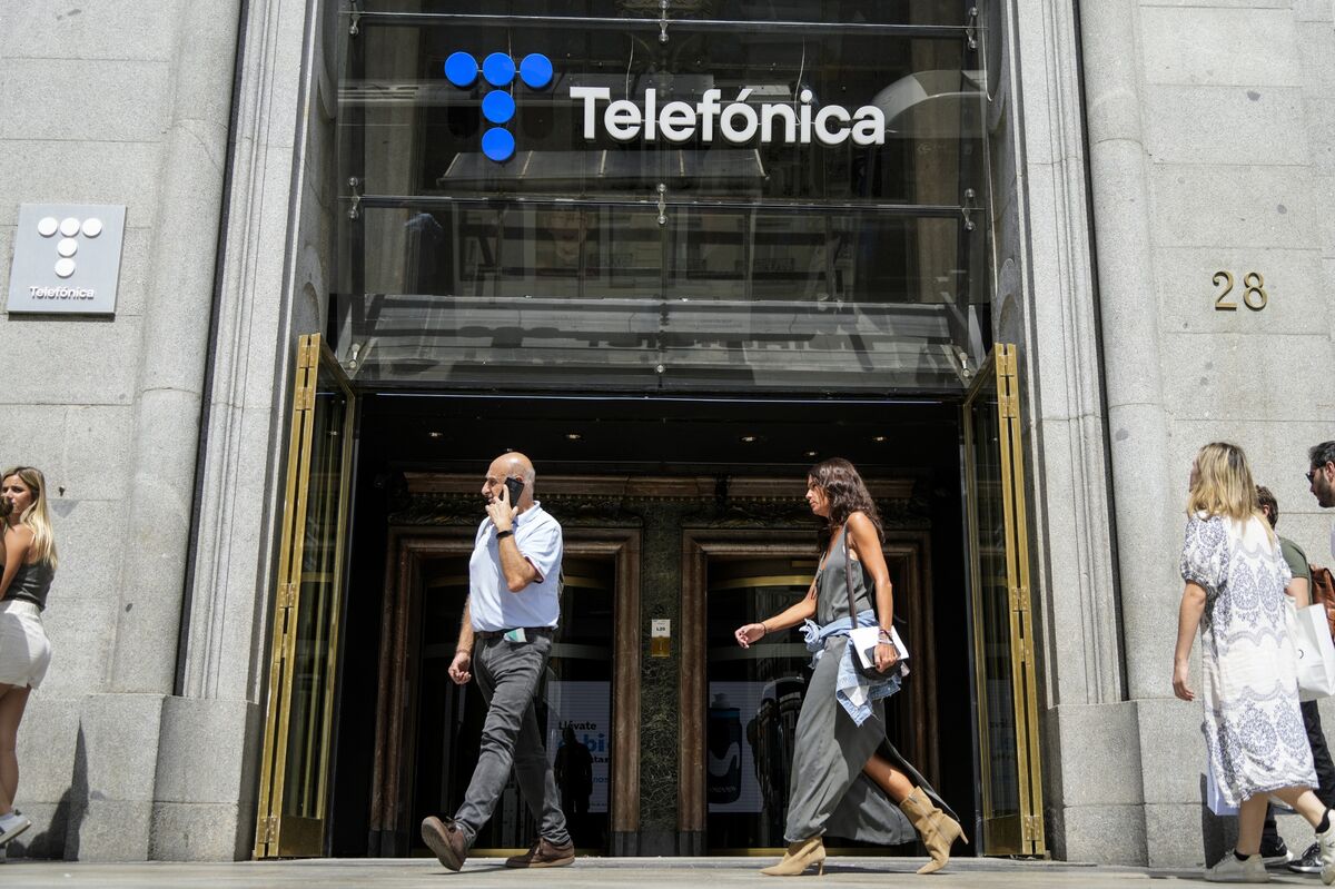 Telefonica to Halve 2026 Dividend in Shift to Focus on Growth