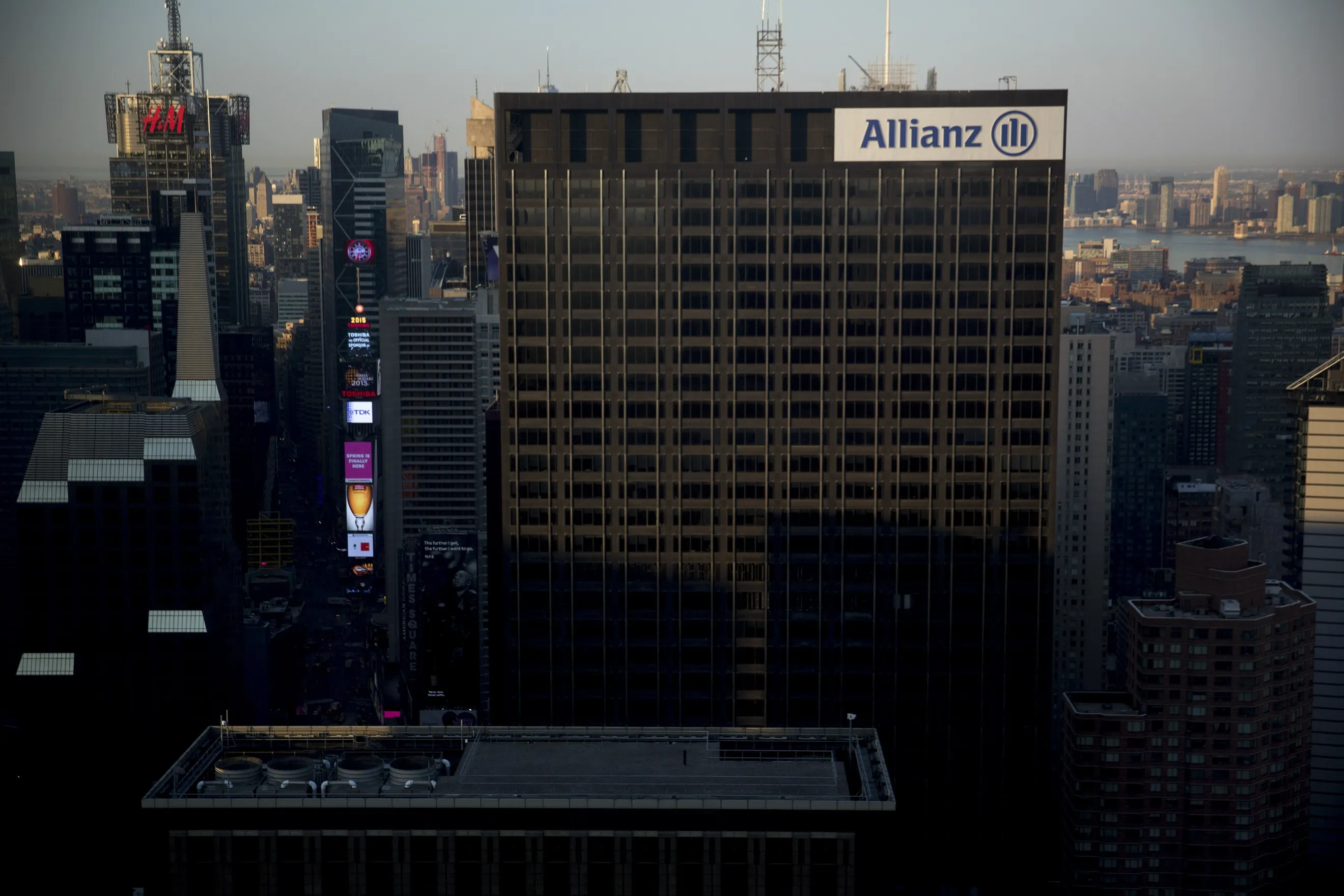 The Allianz logo is displayed on a building.