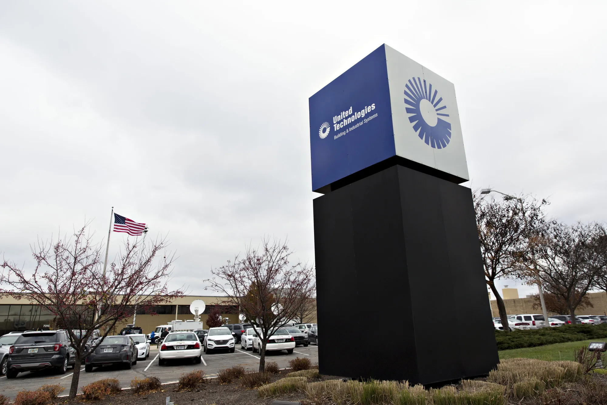 Trump Scores Win As Carrier Plans To Keep 1,000 Jobs In Indiana 