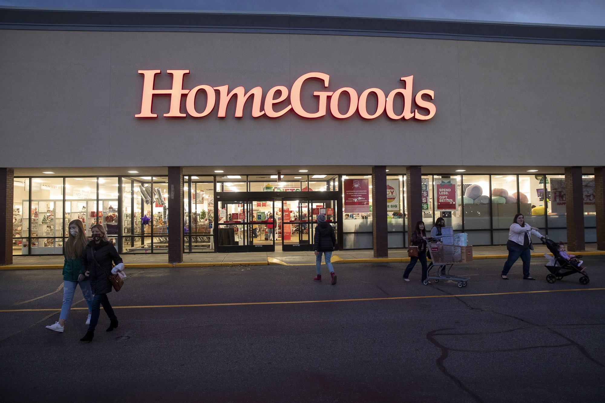 HomeGoods Finally Launches a Website, After Opening 820 Stores Bloomberg