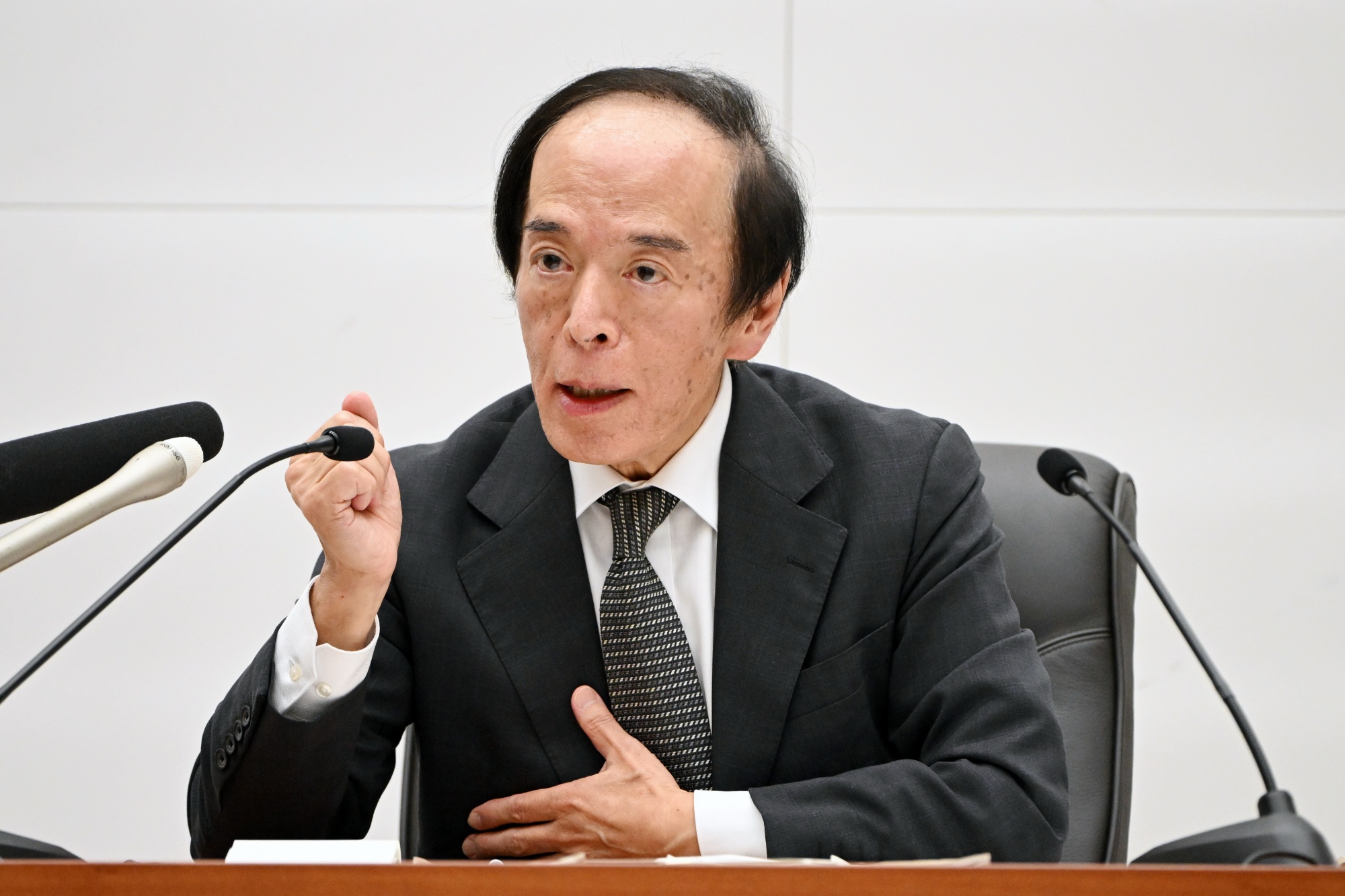 日銀総裁会見を速報中：ライブブログ - Bloomberg