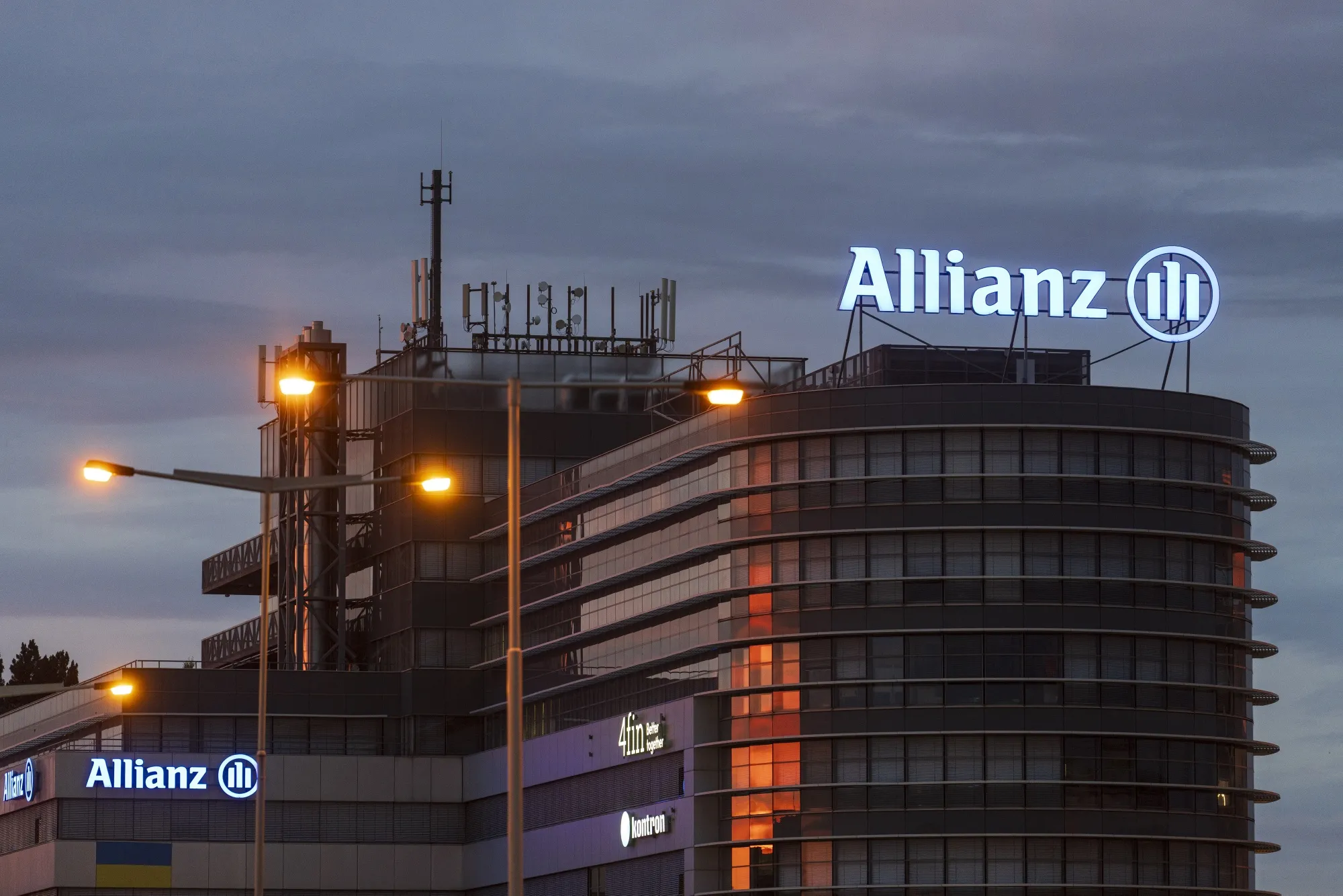 German Insurer Allianz in Talks to Buy Private Credit Manager Capital Four  - Bloomberg