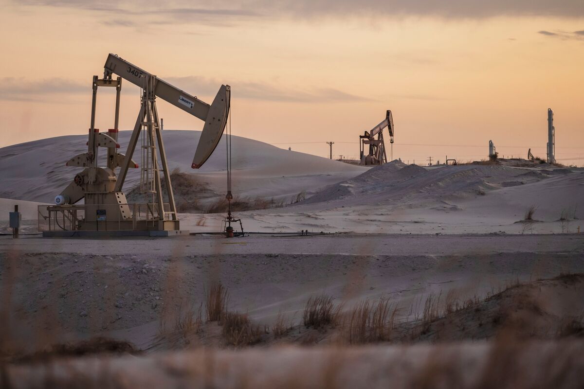 ⚫️ BLOOMBERG: OPEC rivede le stime del mercato petrolifero: da deficit a surplus nel terzo trimestre
