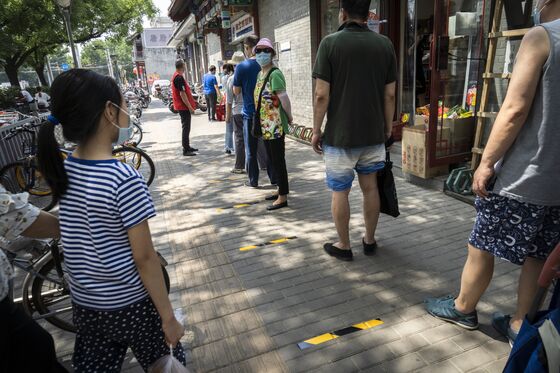 Beijing Outbreak Tops 180 as China Says Peak Has Passed