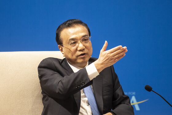 China’s Premier Li Seeks Stable U.K. Ties, Vows to Open Economy