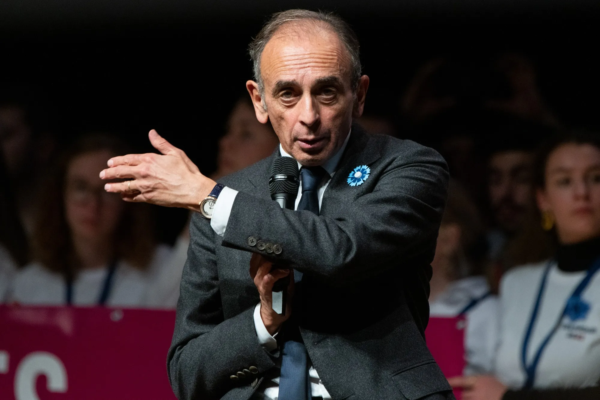 Zemmour Brings Trump-Like Audience Boost to French Media Tycoons - Bloomberg