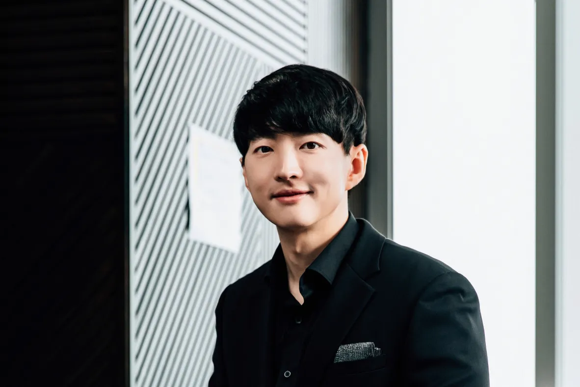 Kim Byung Hoon.