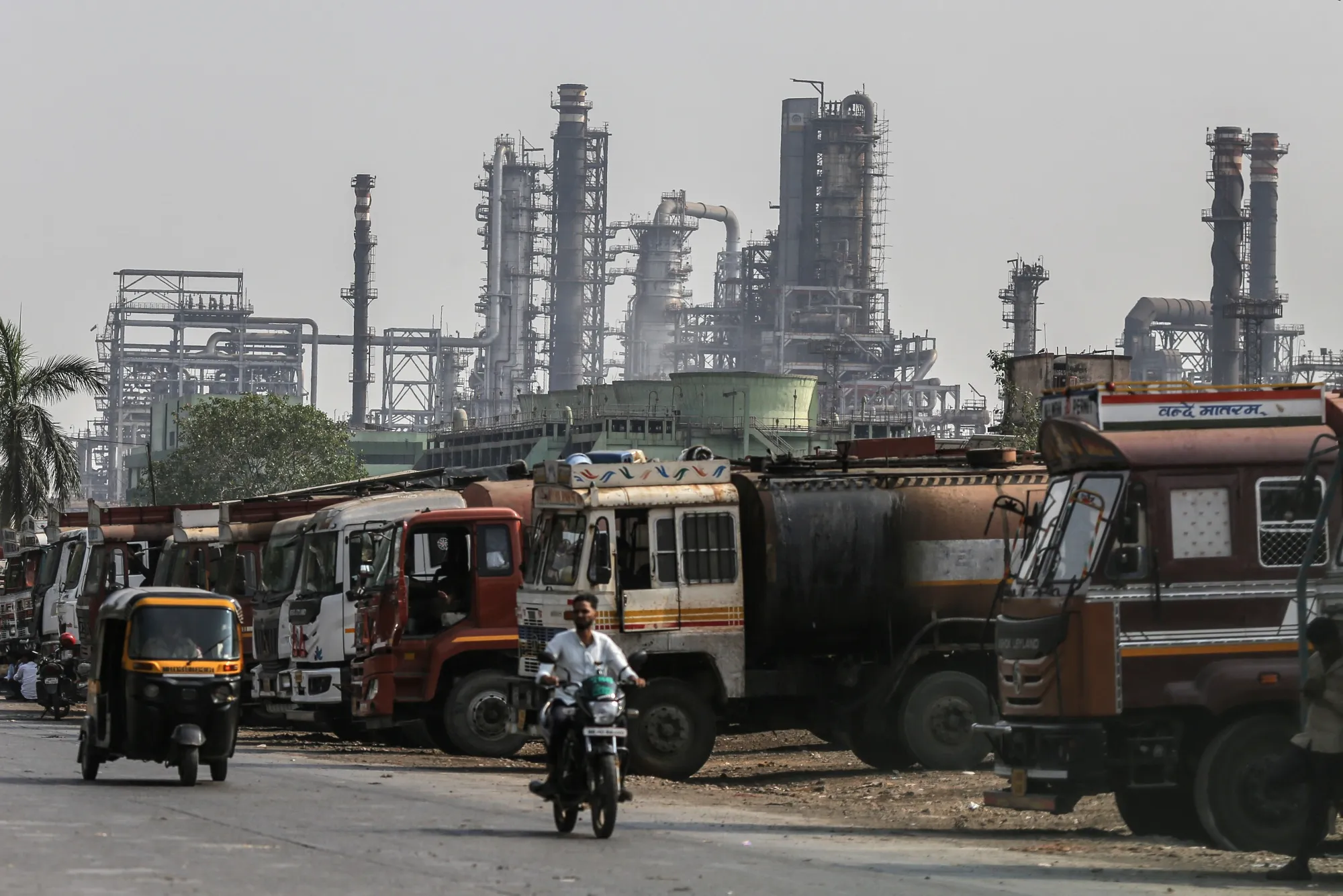 Oil tanker trucks outside an oil refinery&nbsp;in Mumbai, India.&nbsp;