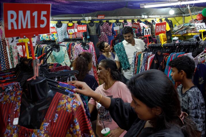 Malaysia Set to Hold Rate as Energy Crisis Yet to Lift Inflation