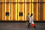Images Of Commuters, Retail And The Sydney Skyline