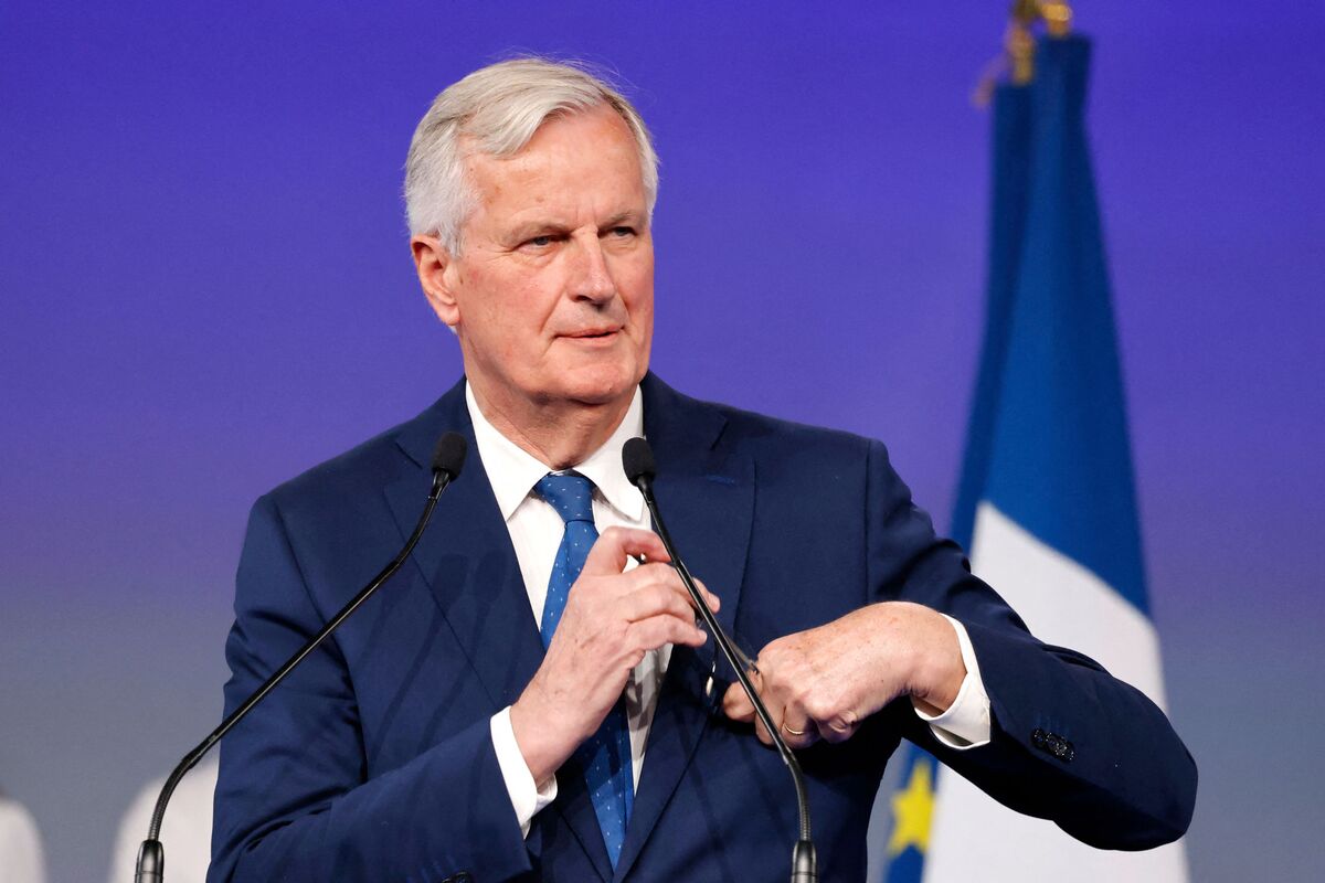 Macron Names Former Brexit Czar Barnier as France’s Premier