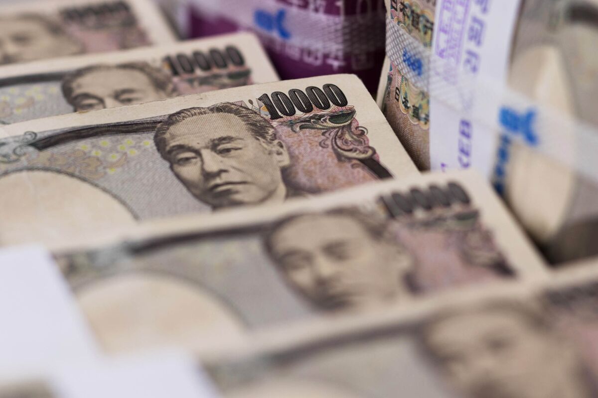 Yen May Rebound to 100 on Trump Risks, Macro Currency Says - Bloomberg