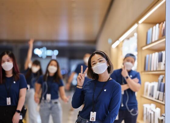 Apple Design Teams Develop Special Face Masks for Employees