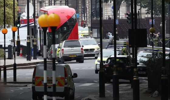 U.K. Police Search Houses in Probe of Parliament Terror Attack