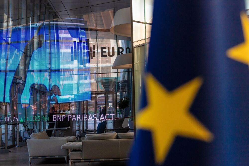 European Stocks Jump to Record on Earnings Beating Virus Fears - Bloomberg