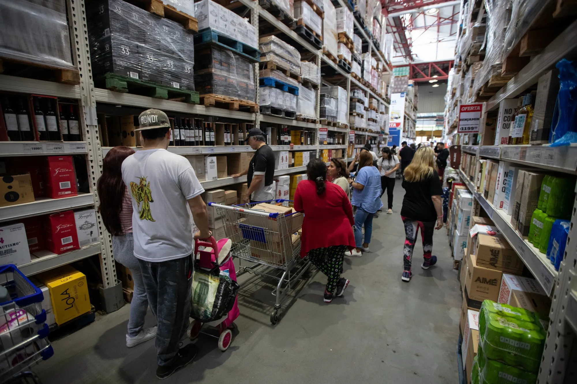 Shoppers at a wholesale supermarket in Buenos Aires.