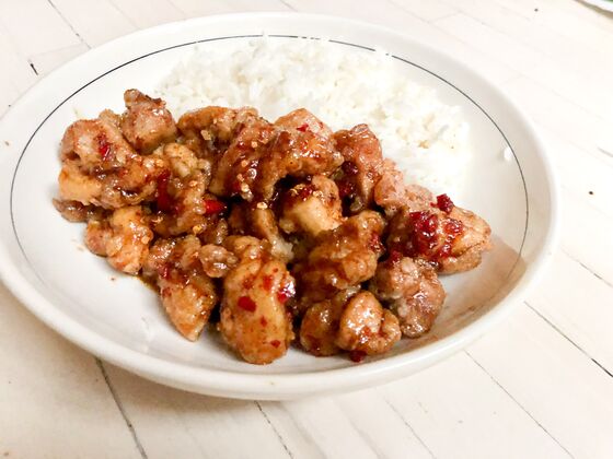 The Secret to a Home-Cooked General Tso’s Chicken Is in the Glaze