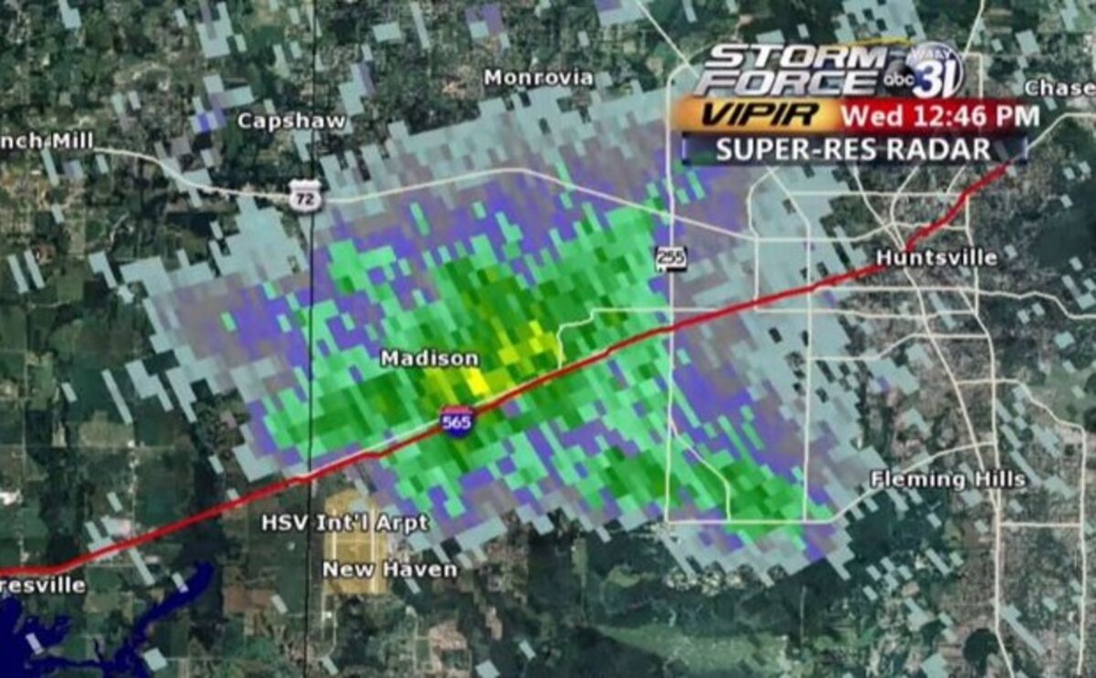 A Weird Blob on Alabama Weather Radar Is 'Chaff' - Bloomberg