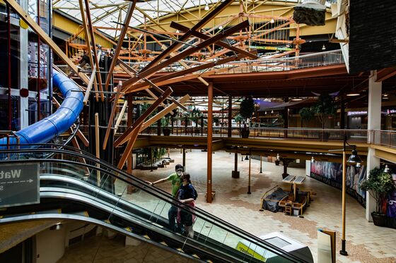 N.Y.’s Biggest Mall Borrowed Big and Now Can't Pay