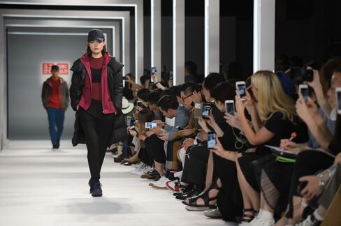 Models at Uniqlo’s 2016 Fall-Winter lineup in Tokyo.