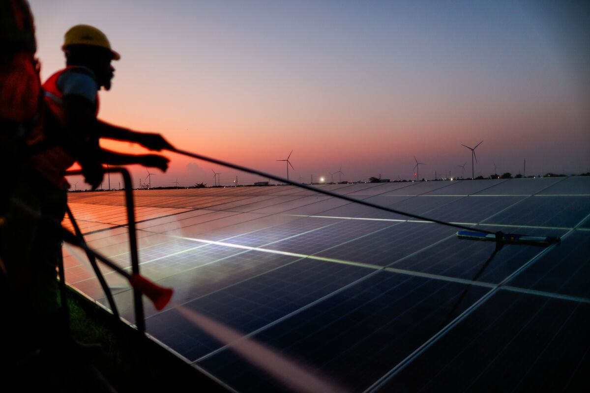 bloomberg.com - Rajesh Kumar Singh - India Needs Batteries to Keep Its Solar Boom Going
