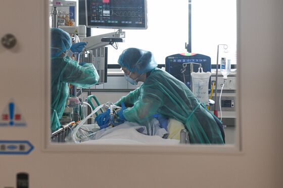 Thousands of Covid Patients Are Being Turned Away From Japan’s Hospitals