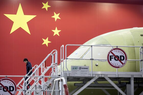 Boeing 737 Pitted Against China's Spacecraft as Trade War Grows