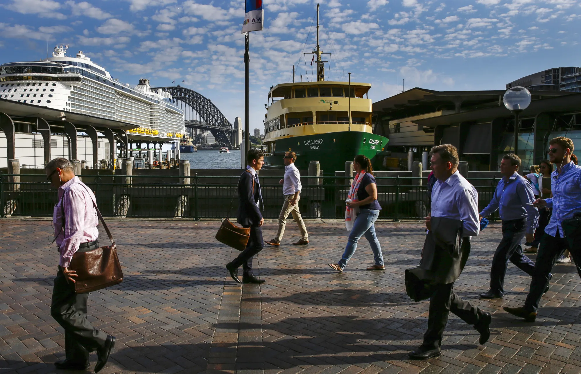 Australian Employment Surges in August, Led by Full-Time Roles