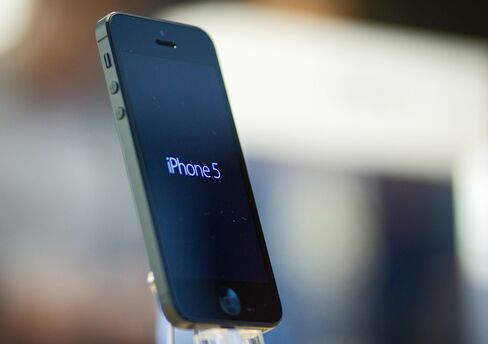 Apple Use of Thin Display Seen Driving IPhone 5 Supply Shortfall