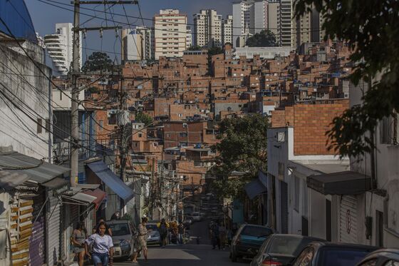Bolsonaro Plans Signature Social Program Replacing Lula’s Legacy