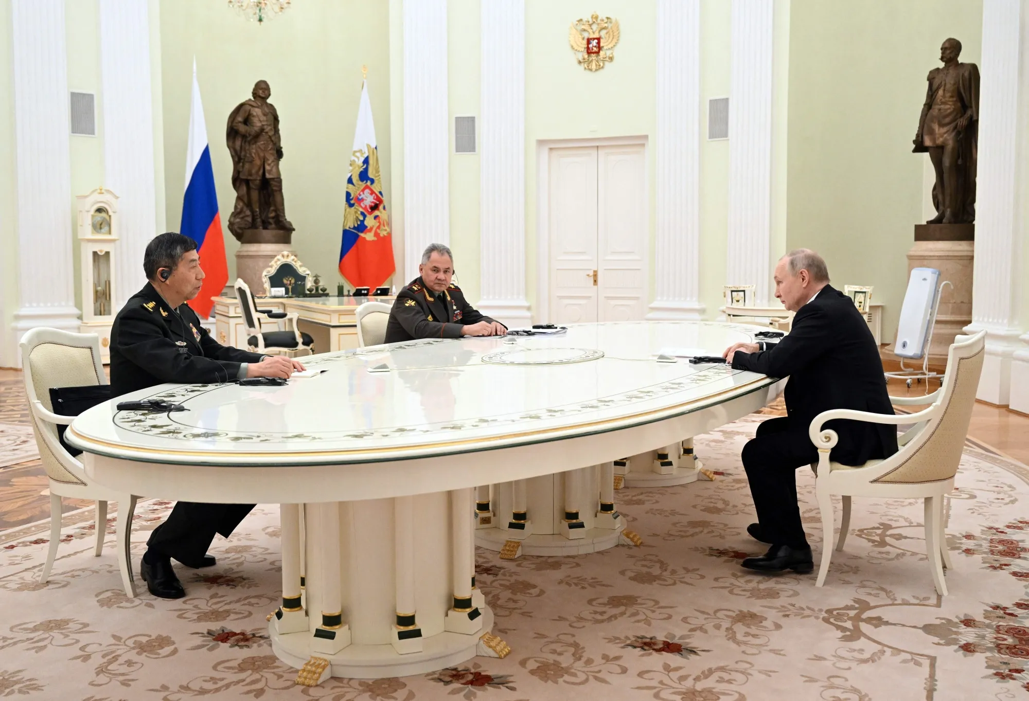 Minister Li in Moscow: Thank you for promoting world peace, Mr. Putin.