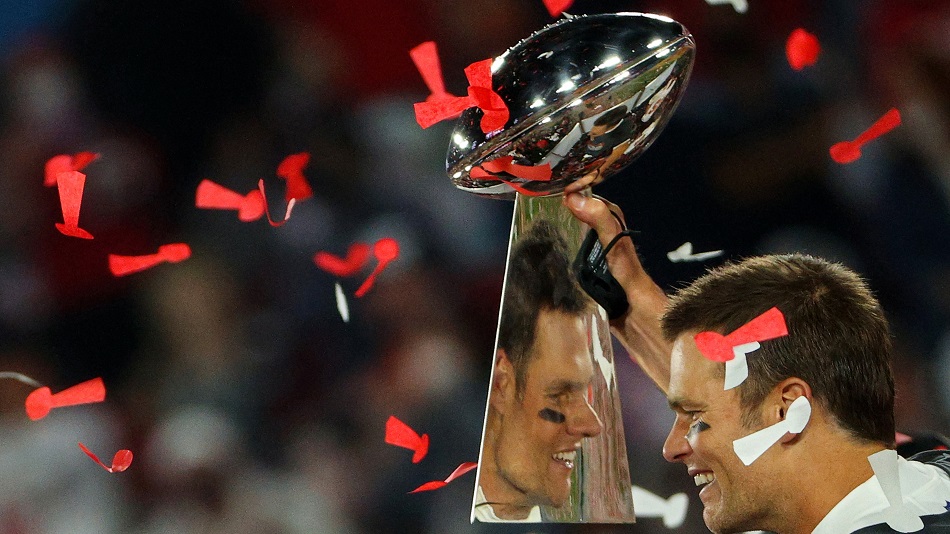 Tom Brady joins Fox Sports after retirement announcement, but won't call  Super Bowl 2023