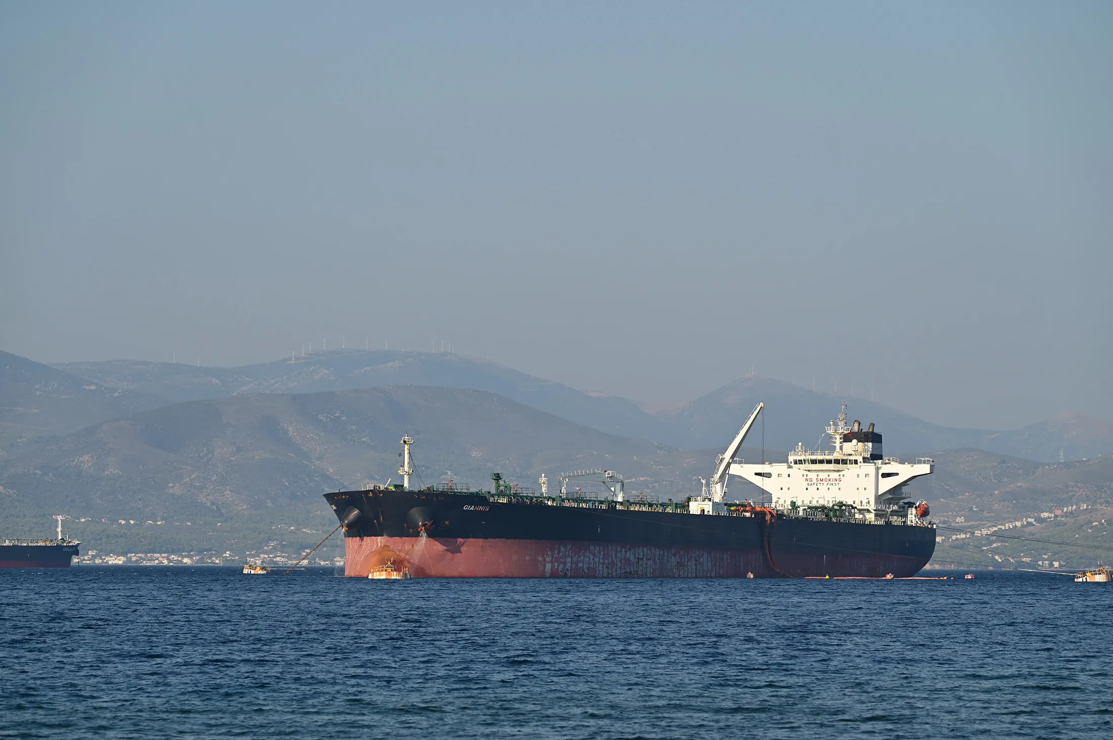 Oil extends advance as US-Iran escalation revives Hormuz risks; Dow tumbles 370 points but posts fifth straight winning month