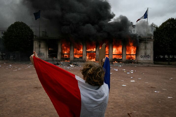 France Toughens Response to Protests as Officials Admit Failure