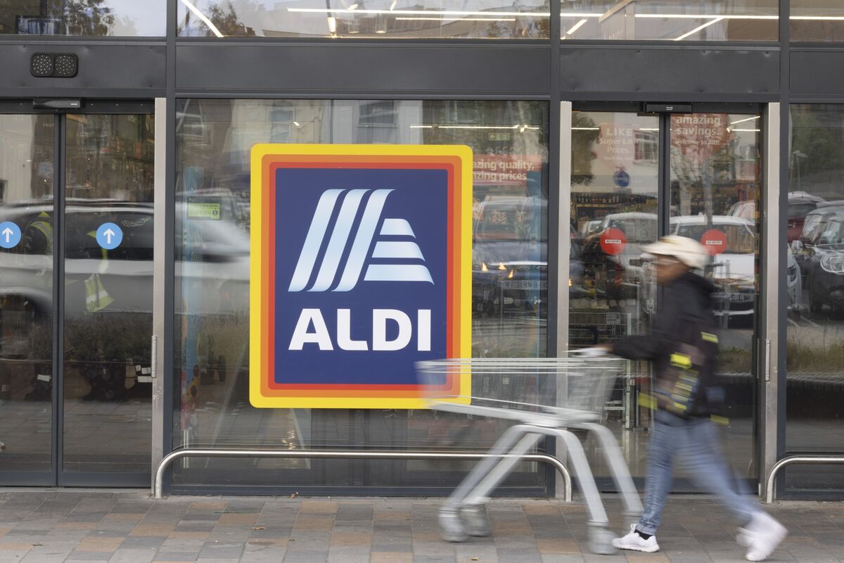 Aldi to Create More Than 6,000 Jobs Across UK This Year - Bloomberg
