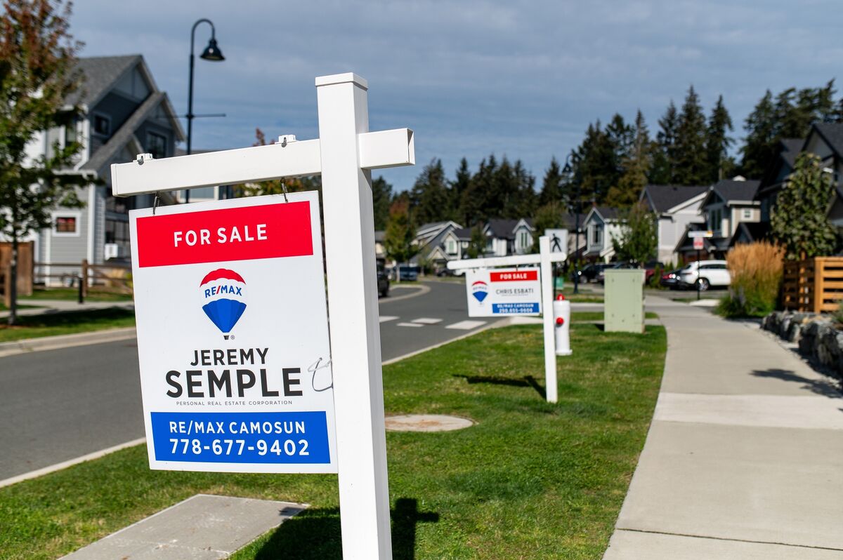Canada Home Sales Hit ‘Bump in Road’ After Five Months of Growth