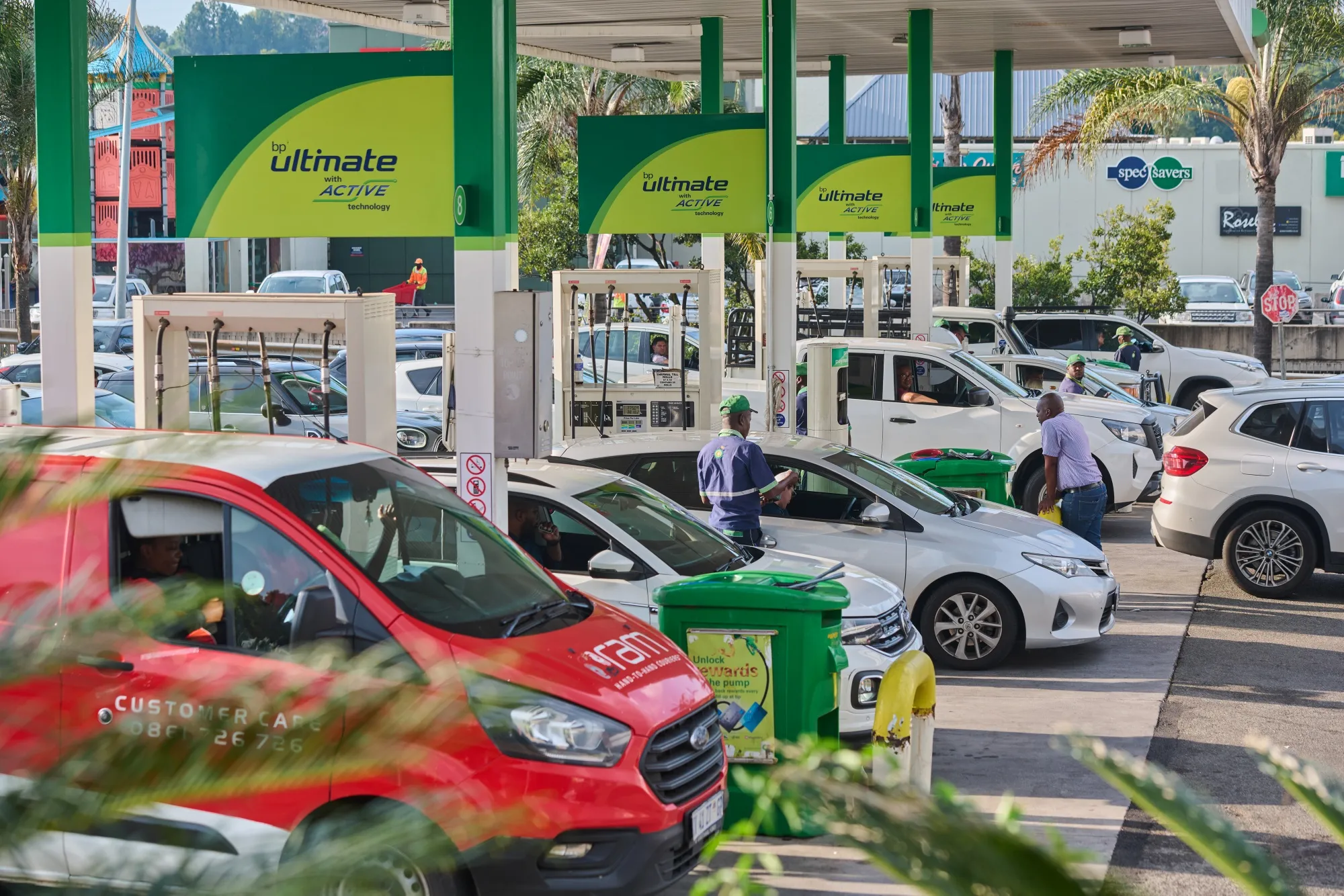Vehicles line up at a gas station in Pretoria.