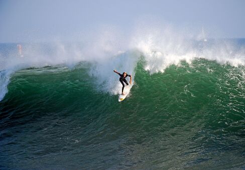 Killer Waves on California Coast Claim 5 Lives Without Warning