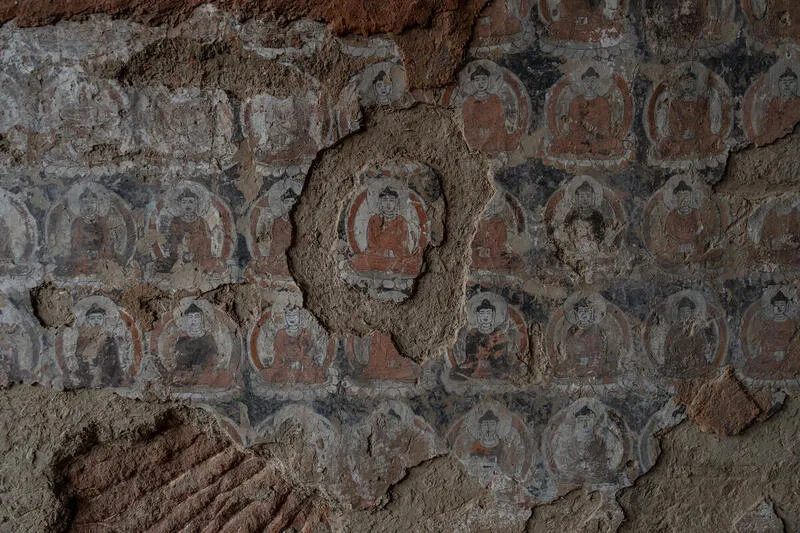 Crumbling and detachment on a mural in the Eastern Cave of the Jinta Temple. Source: Greenpeace