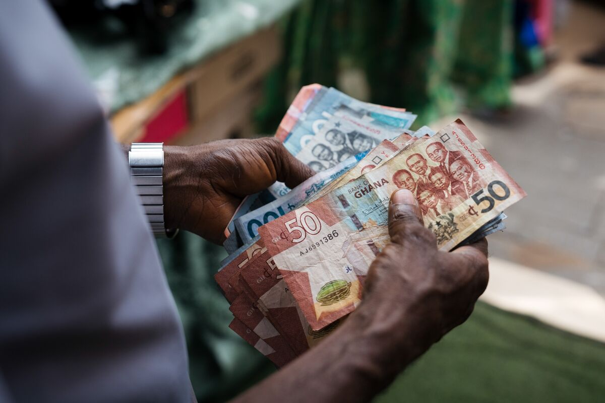 Ghana Cedi’s World-Beating Performance Upended by Imports Surge
