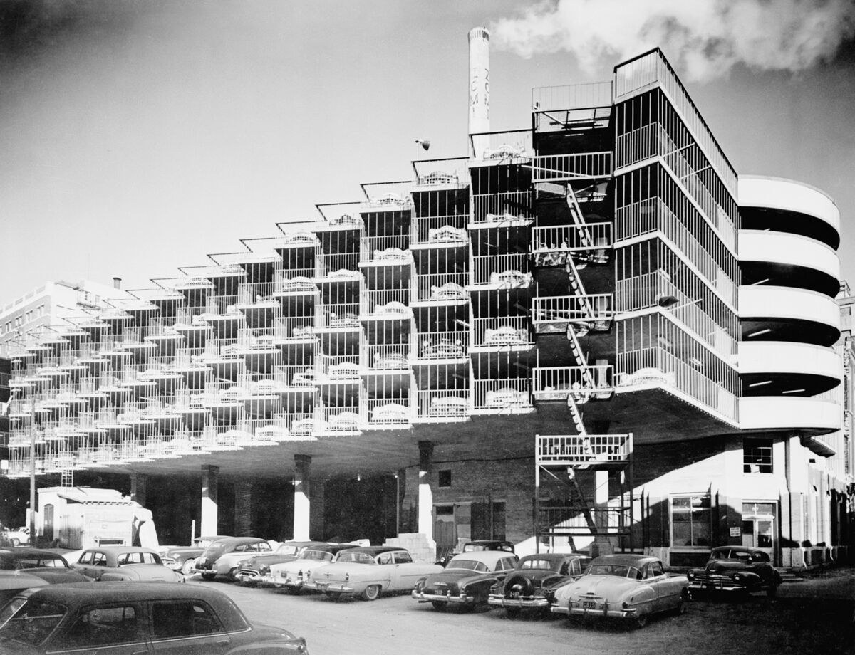 Parking Garage/Apartments. Downtown Chicago.  Downtown chicago, Garage  apartments, Parking garage