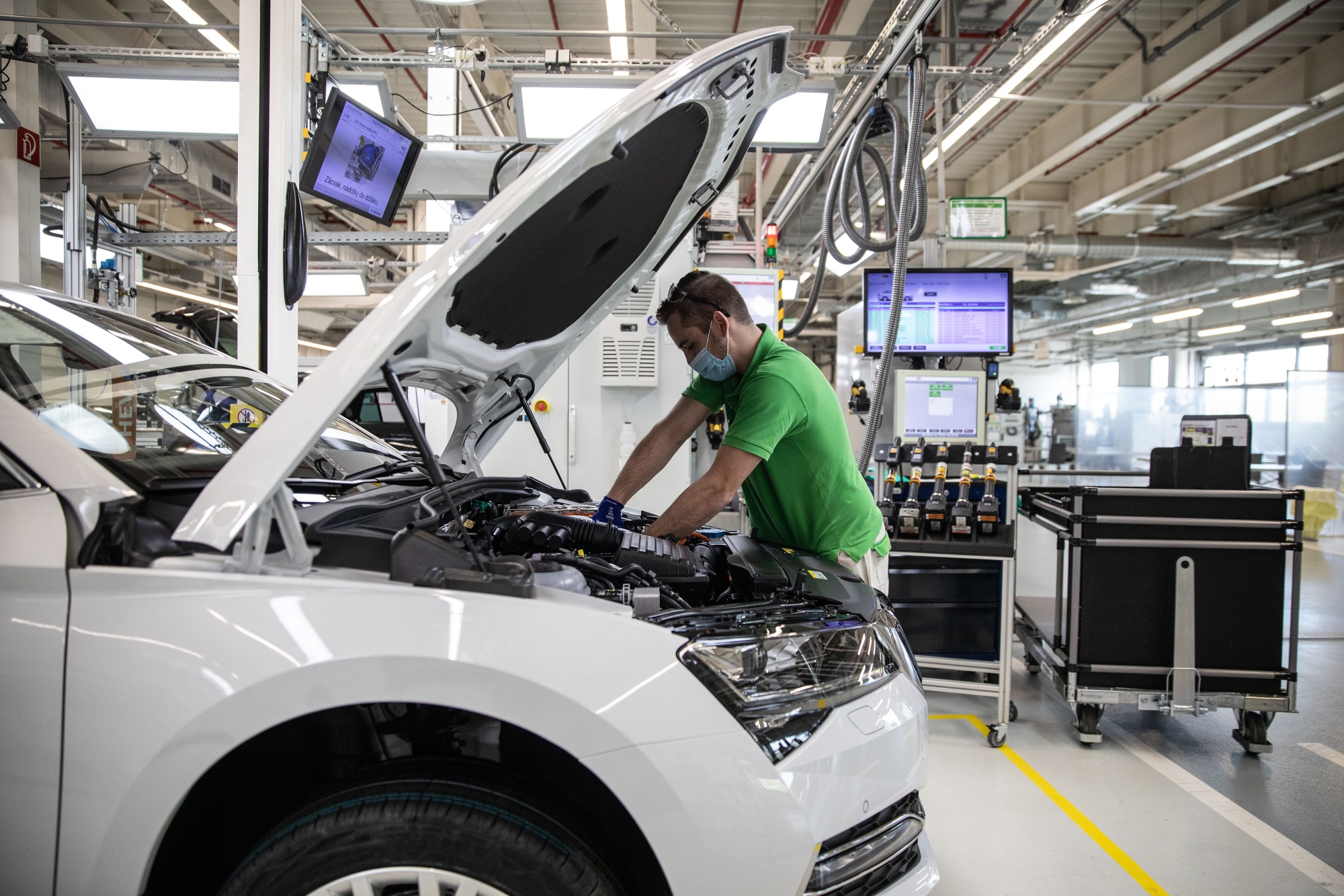 Hybrid Automobile Assembly at Skoda Auto AS Plant 
