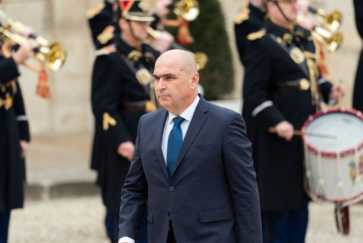 Romanian Parliament Approves Pro-European Coalition Led by Ilie Bolojan
