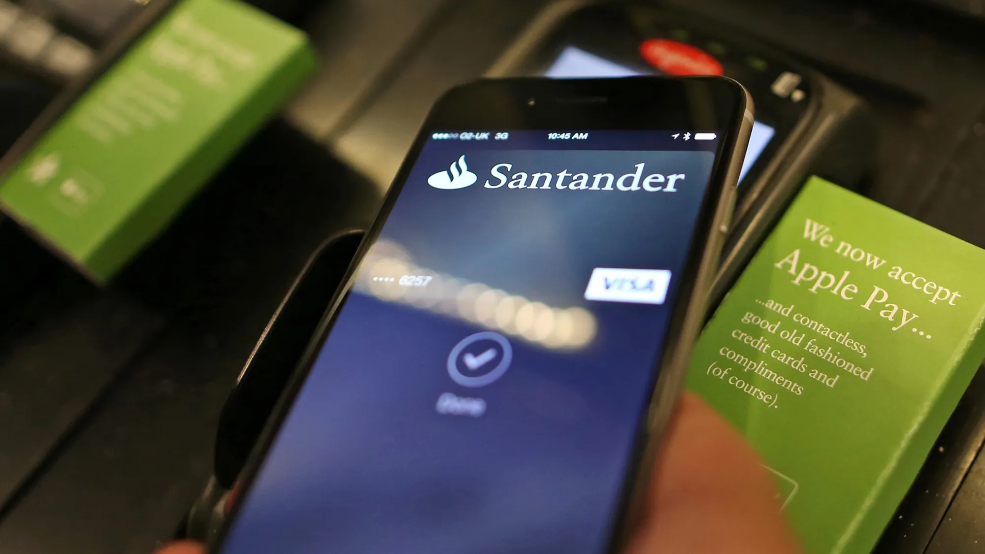Santander U.K. Unit Makes Blockchain Payments Available to Staff - Bloomberg