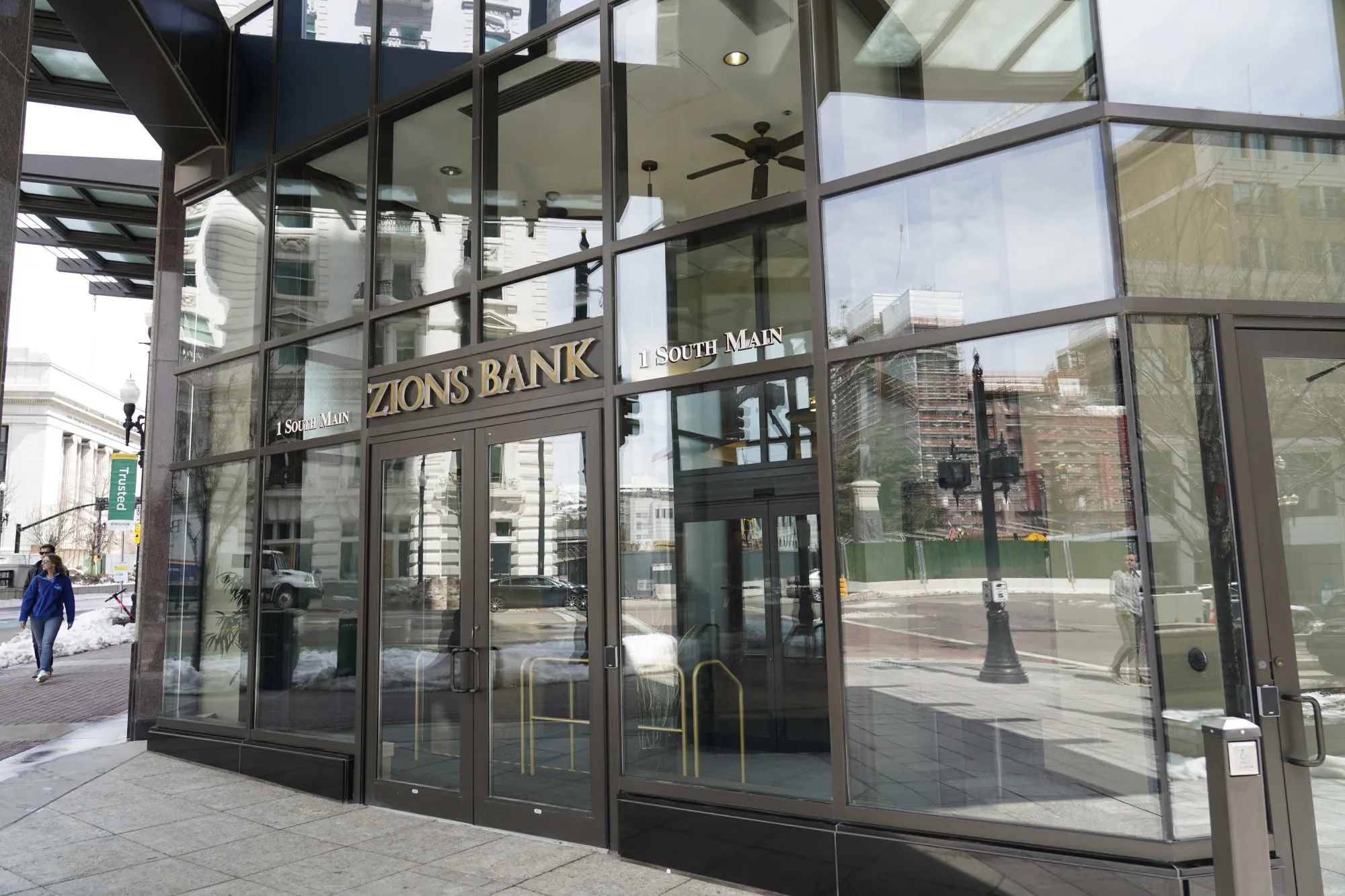 Even as the sector takes a breather, short sellers continue to pile into trades against regional banks like&nbsp;Zions Bancorp.