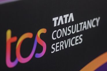Asia IT Leader TCS Lags Estimates on Weak Tech Spending